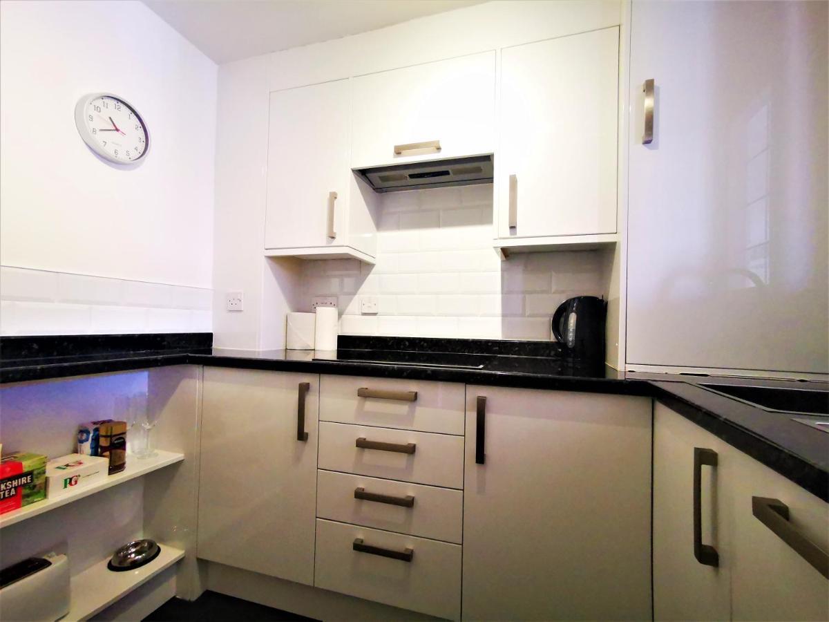 Apartament Marina Living With Parking, Balcony, Quiet And Secure Okręg wyborczy Hove Zewnętrze zdjęcie
