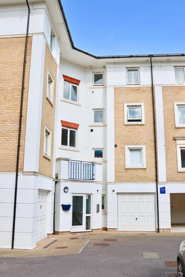 Apartament Marina Living With Parking, Balcony, Quiet And Secure Okręg wyborczy Hove Zewnętrze zdjęcie