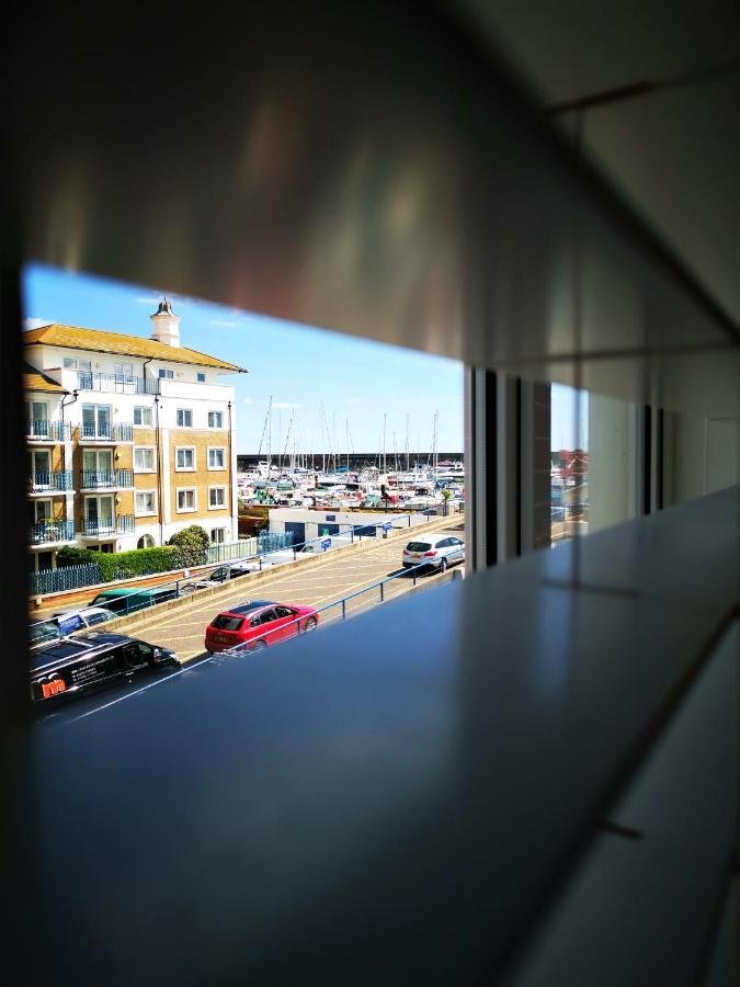 Apartament Marina Living With Parking, Balcony, Quiet And Secure Okręg wyborczy Hove Zewnętrze zdjęcie